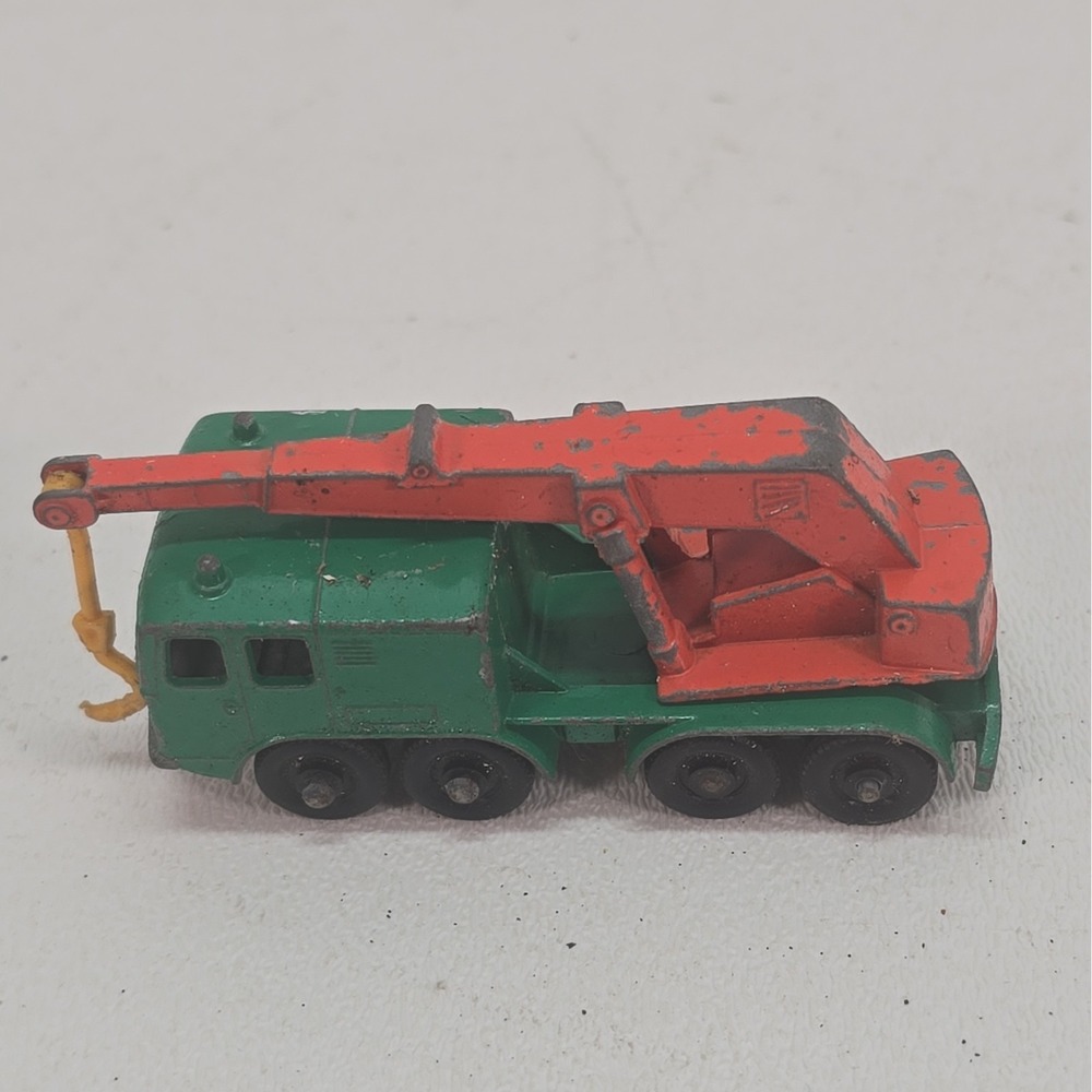 Vintage Lesney Matchbox Series No. 30 -8 wheel Crane truck